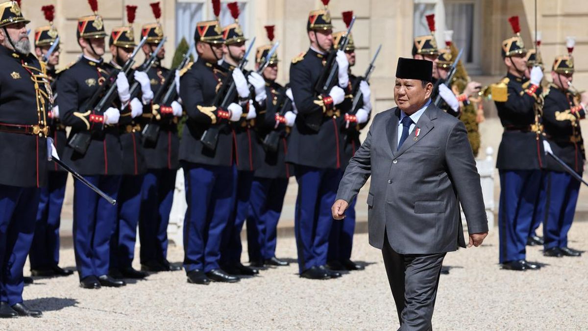 Mulai Kunjungan di Paris, Prabowo Disambut di Istana Elysee