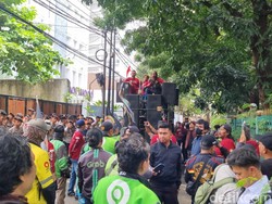 Ojol Demo SMRC, Tuntut Saiful Mujani Minta Maaf soal Jatuhkan Prabowo