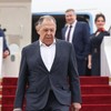 Menteri Luar Negeri Rusia, Sergey Lavrov, bertemu dengan Menteri Luar Negeri Iran, Abbas Araghchi, di Teheran, Senin (19/10).