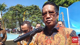 Menkum Supratman Agtas menjelaskan rencana perpanjangan usia pensiun polisi dalam RUU Polri hingga 60 tahun untuk keadilan dan penyesuaian dengan harapan hidup masyarakat.