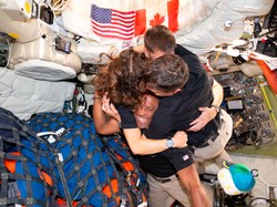 Video: Tubuh Lupa Gravitasi, Astronaut Artemis II Harus Belajar Jalan Lagi