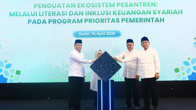 OJK Gencarkan Literasi dan Perluas Akses Keuangan Syariah ke Pesantren
