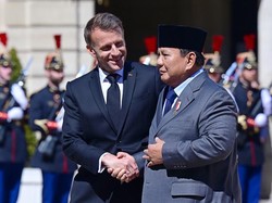 Video Saat Prabowo Disambut Macron dengan Guard of Honor Prancis