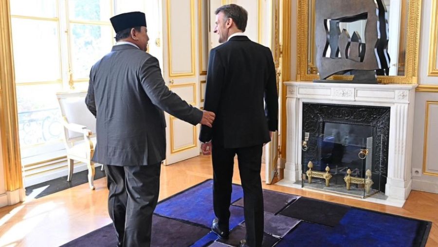 Usai merampungkan kunjungan kenegaraannya ke Rusia, Presiden melanjutkan agenda lawatan ke Prancis dan berjumpa dengan Presiden Republik Prancis, nan Mulia Emmanuel Macron. (Instagram/Presiden RepublikIndonesia)