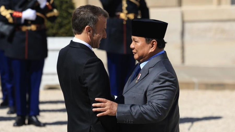 Usai merampungkan kunjungan kenegaraannya ke Rusia, Presiden melanjutkan agenda lawatan ke Prancis dan berjumpa dengan Presiden Republik Prancis, nan Mulia Emmanuel Macron. (Instagram/Presiden RepublikIndonesia)