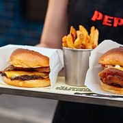 Top 5 List: Rekomendasi Tempat Makan Burger Enak di Jakarta