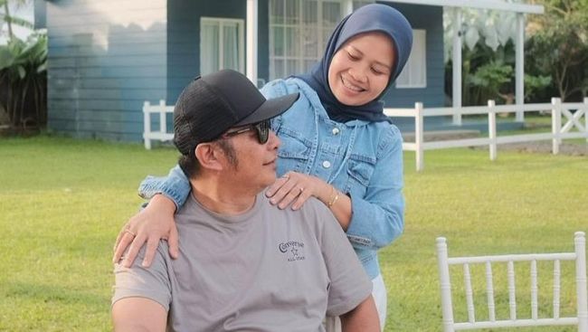 Sosok Suami Sus Rini yang Jadi Sorotan Saat ‘Kencan’