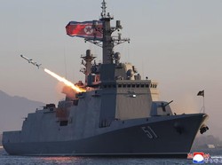 Diawasi Kim Jong Un, Korut Uji Coba Rudal Jelajah dari Kapal Perang