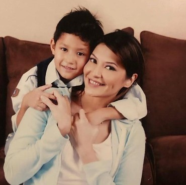 7 Foto Masa Kecil Teuku Rassya Bersama Tamara Bleszynski Sang Mama Penuh Kebahagiaan