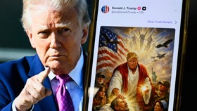 Banjir Kritik, Trump Hapus Unggahan Foto AI Jadi Yesus