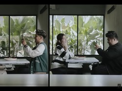 Lirik Lagu Ayuha - Tommy Kaganangan & Syahriyadi serta Terjemahannya