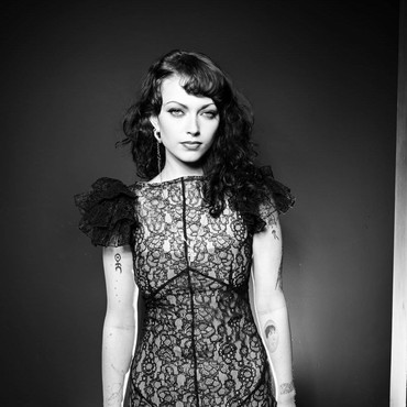 Violet Putri Dave Grohl Sebut Skena Musik Keras Masih Mendiskriminasi Perempuan