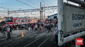 PT INKA dan KAI Commuter rampungkan perawatan KRL CLI-225, menambah empat jadwal perjalanan di lintas Bogor. Total perjalanan kini 1.065 per hari.