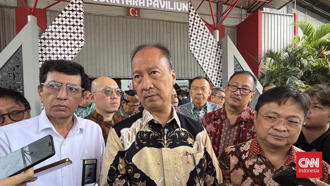 Menperin Agus Gumiwang Kartasasmita akan menjalin dialog dengan produsen plastik agar bisa mengurangi margin saat menjual bahan baku ke Industri Kecil Menengah.