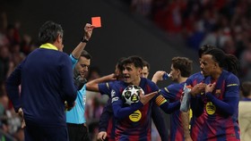 Raphinha Sebut Barcelona 'Dirampok' Wasit