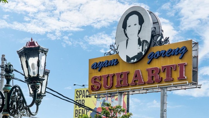 Jadi Resto Legendaris, Ini Kisah Pilu di Balik Populernya Ayam Goreng Suharti