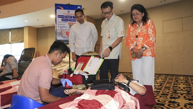 Bank Mega merayakan HUT ke-57 dengan kegiatan donor darah hingga mini medical check up yang dilaksanakan di kantor pusat dan seluruh regional Indonesia.