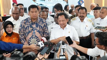 Mendagri Tito Apresiasi Program Bedah Rumah di Papua