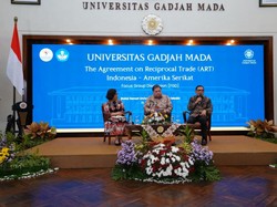 Di FGD UGM, Airlangga Soroti Kekuatan Ekonomi dan Diplomasi Perdagangan RI