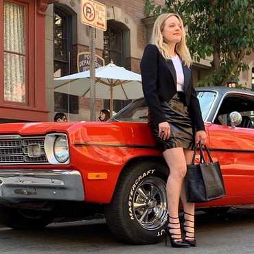 Elisabeth Moss Sebut Menjadi Orang Tua Adalah Pekerjaan Tersulit di Dunia