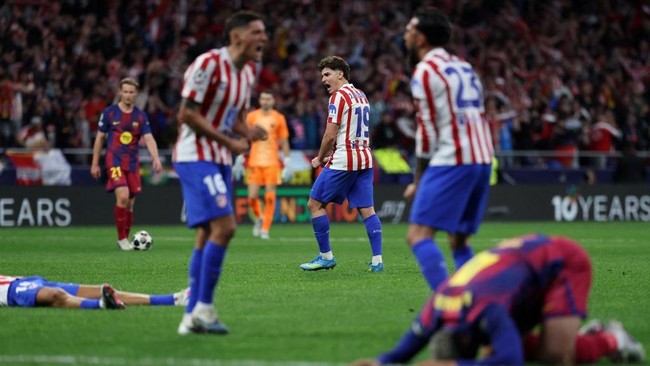 Barcelona unggul 2-1 atas Atletico Madrid, namun gagal lolos ke semifinal Liga Champions dengan agregat 2-3. Atletico melaju ke semifinal.