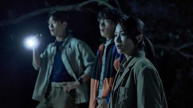 Film horor Korea yang lagi ramai diperbincangkan, Salmokji, dipastikan tayang di bioskop Indonesia dalam waktu dekat.