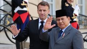 Temui Macron, Prabowo Bahas Kerja Sama Pengadaan Alutsista RI-Prancis