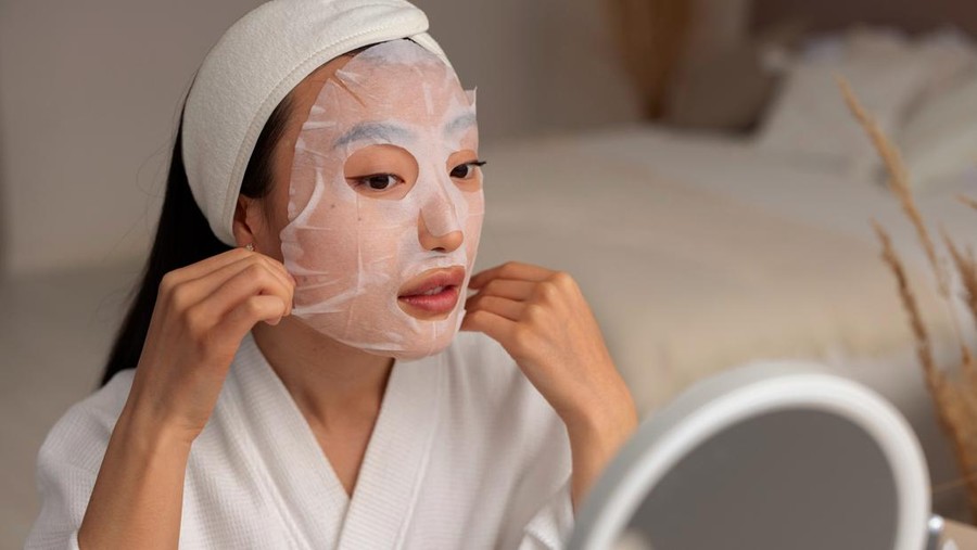 Ilustrasi masker wajah&comma; maskeran&comma; skincare