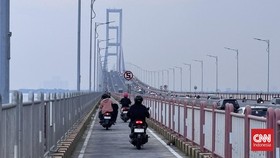 Jembatan Suramadu Ditutup Sementara untuk Uji Beban
