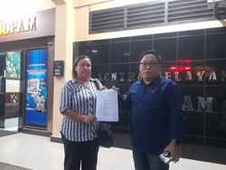 Istri Perbekel Sudaji Lapor Dugaan Kriminalisasi-Pemerasan ke Polda Bali