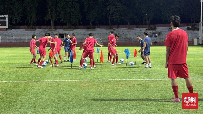 Pelatih Timnas U-17, Kurniawan Dwi Yulianto, bicara soal rotasi pemain untuk laga melawan Malaysia di Piala AFF U-17 2026.