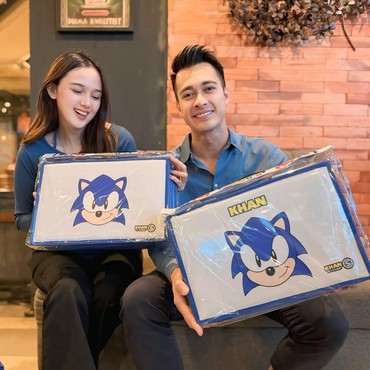 Kebersamaan Eza Gionino dan Meiza Aulia di Ulang Tahun Anak