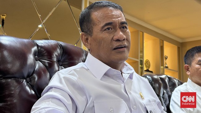 Mentan Andi Amran Sulaiman mendorong peningkatan produksi kelapa sawit nasional dengan menekankan agar ekspansi dilakukan di lahan gundul.