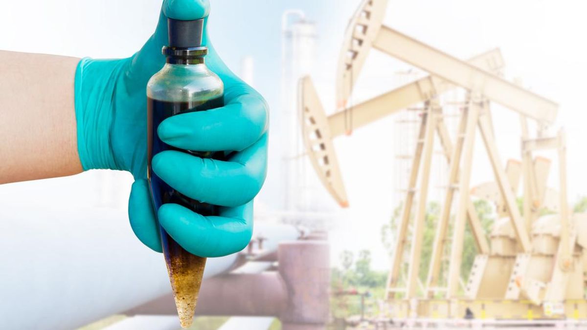 Jadi Bahan Baku Plastik, Apakah Nafta dan Minyak Sama?