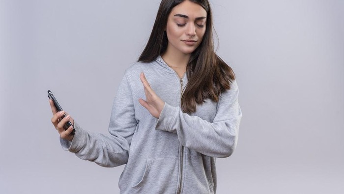 5 Tips Menghadapi Overconsumption Konten di Media Sosial