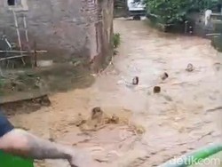 Viral Warga Banjaran Loncat ke Arus Deras Selamatkan Remaja, Satu Tewas