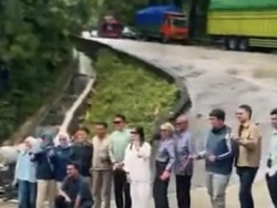 Rombongan Arteria Dahlan Berfoto di Sitinjau Lauik, Kapolres Solok Kota Ditegur