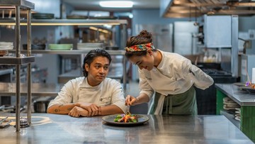 Deva Mahenra Cs Akui Stres Diawasi Koki Pro demi Luka, Makan, Cinta