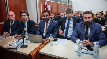 FOTO: Momen Sidang Baru Kasus Kematian Diego Maradona di Buenos Aires