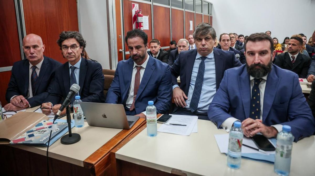 FOTO: Momen Sidang Baru Kasus Kematian Diego Maradona di Buenos Aires