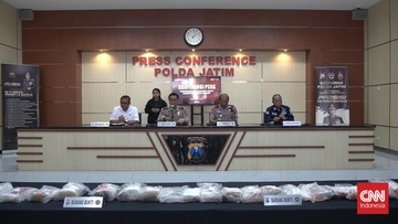 Kokain di Pantai Pasir Putih Madura: Total 23 Bungkus, Senilai Rp115 M