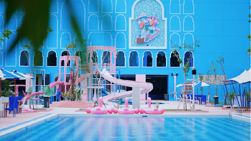 Tropikana Water Park Cirebon hadir sebagai salah satu destinasi rekreasi air yang menarik di wilayah Cirebon.