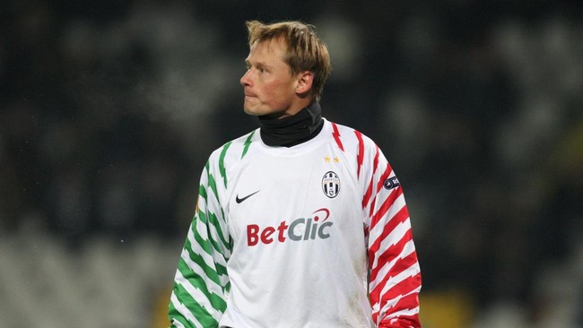 Kabar duka menghampiri sepak bola dunia seiring kabar mantan kiper Juventus dan Arsenal, Alex Manninger meninggal dunia.