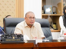 Siswa Ujian di Bukit, Andre Rosiade Dorong Pembangunan BTS di Kapur IX