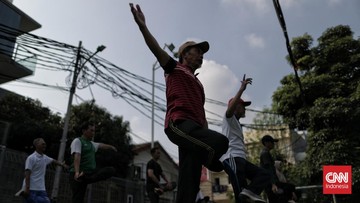 FOTO: Calon Jemaah Haji 2026 Ikuti Tes Kebugaran untuk Kesiapan Fisik