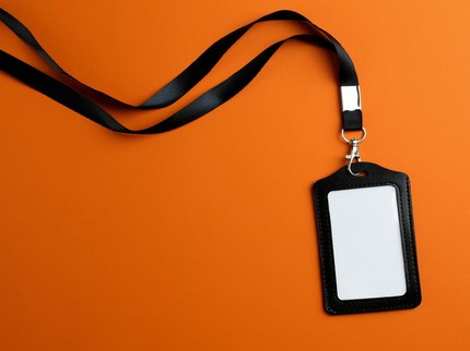 7 Rekomendasi Lanyard ID Card Brand Lokal yang Bagus & Awet, Pilih yang Terbaik!