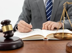 Tak Cuma Pengacara, Ini Prospek Kerja Lulusan Sarjana Hukum