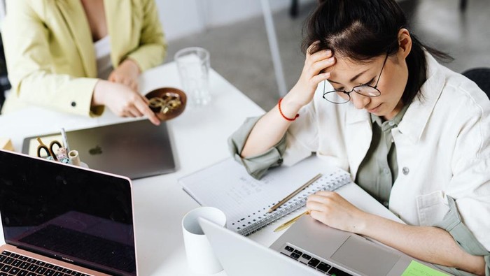 7 Penyebab Wajah Terlihat Kusam dan Lelah