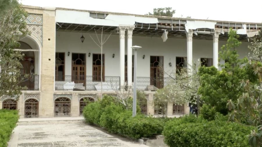Istana Golestan nan terdaftar sebagai Situs Warisan Dunia UNESCO di Teheran dan kompleks Sa'dabad termasuk di antara situs-situs nan rusak. (Reuters TV)