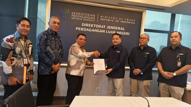 Langkah ini bukan sekadar capaian administratif, tapi juga pergeseran posisi strategis dari daerah produsen menjadi aktor aktif dalam rantai perdagangan global.